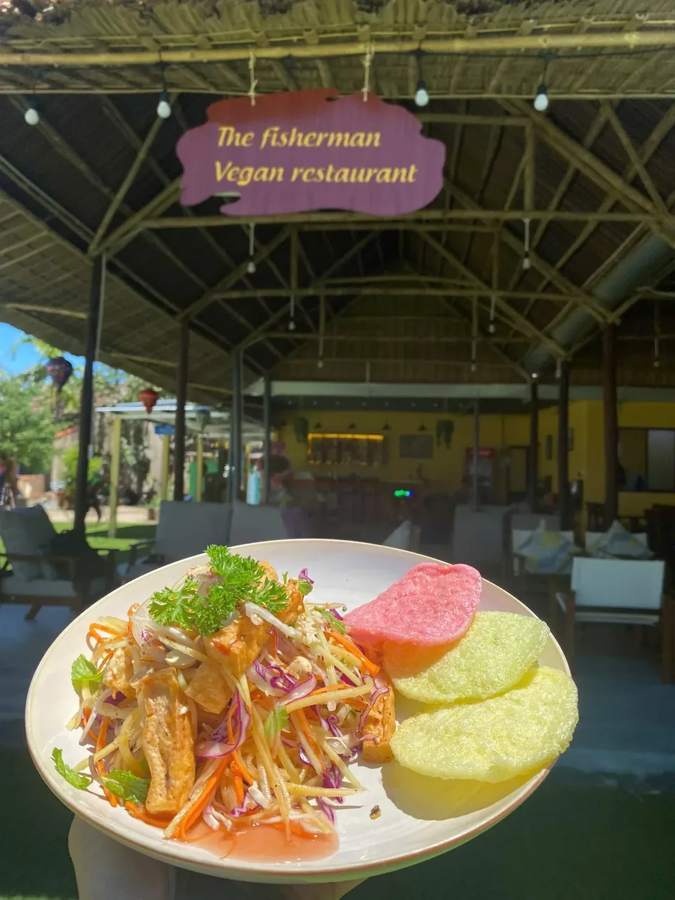 Papaya salad with grilled tofu