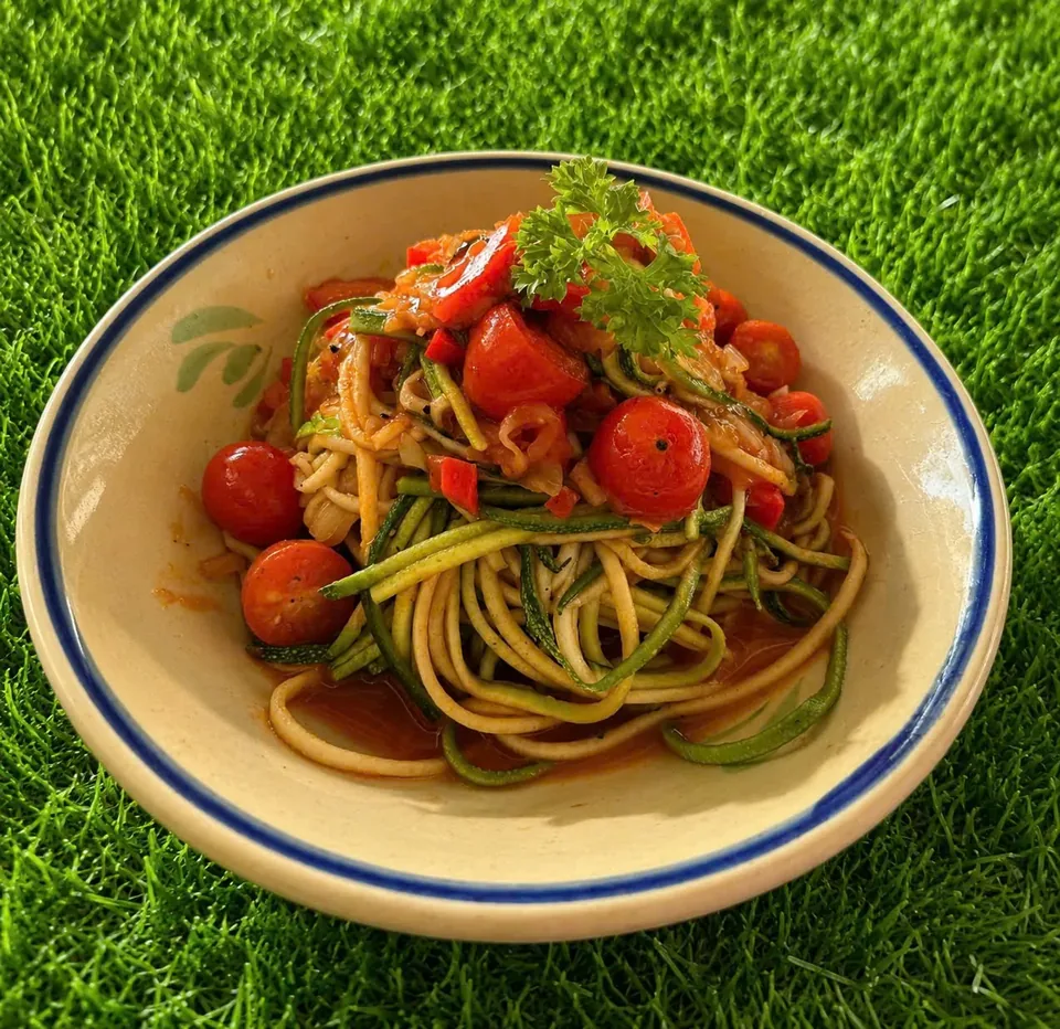 Zoodles with tomato sauce